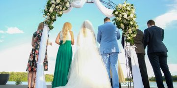 Understanding Outfit: How To Get The Best For Wedding Season?