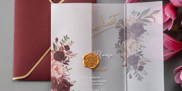 Clear Sophistication: Acrylic Invitation Trends for Luxury Weddings